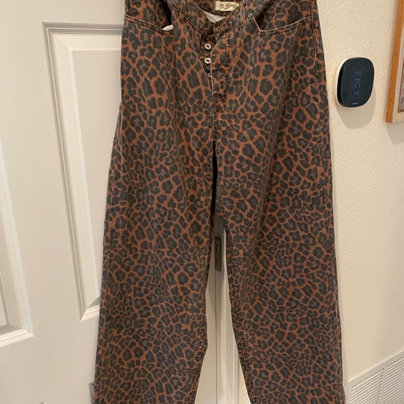 Madewell Leopard Print Low Slung Baggy Jeans in Dark Coffee - Picture 8 of 11